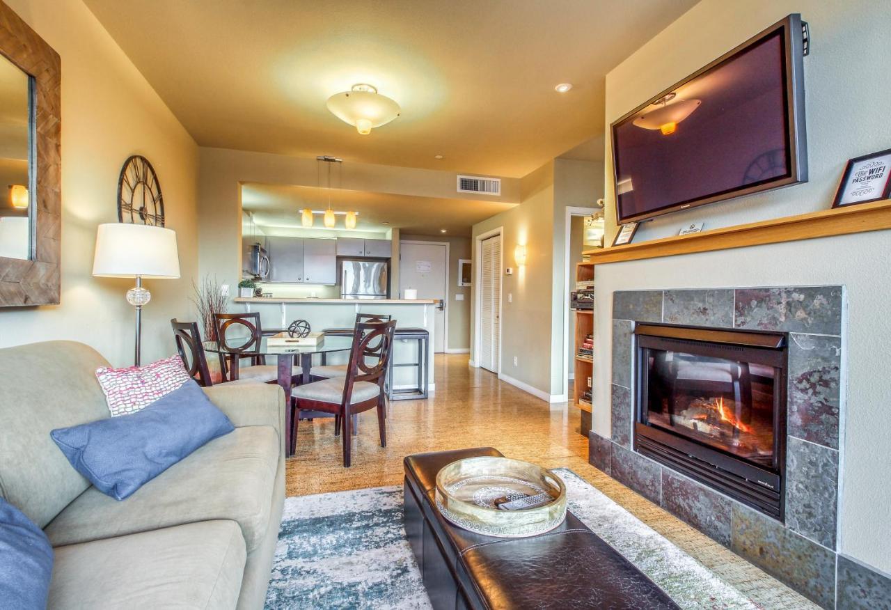 Chelan Resort Suites: Water Sunset Экстерьер фото