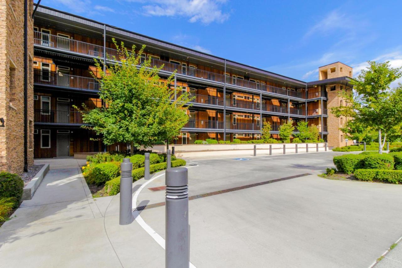 Chelan Resort Suites: Water Sunset Экстерьер фото