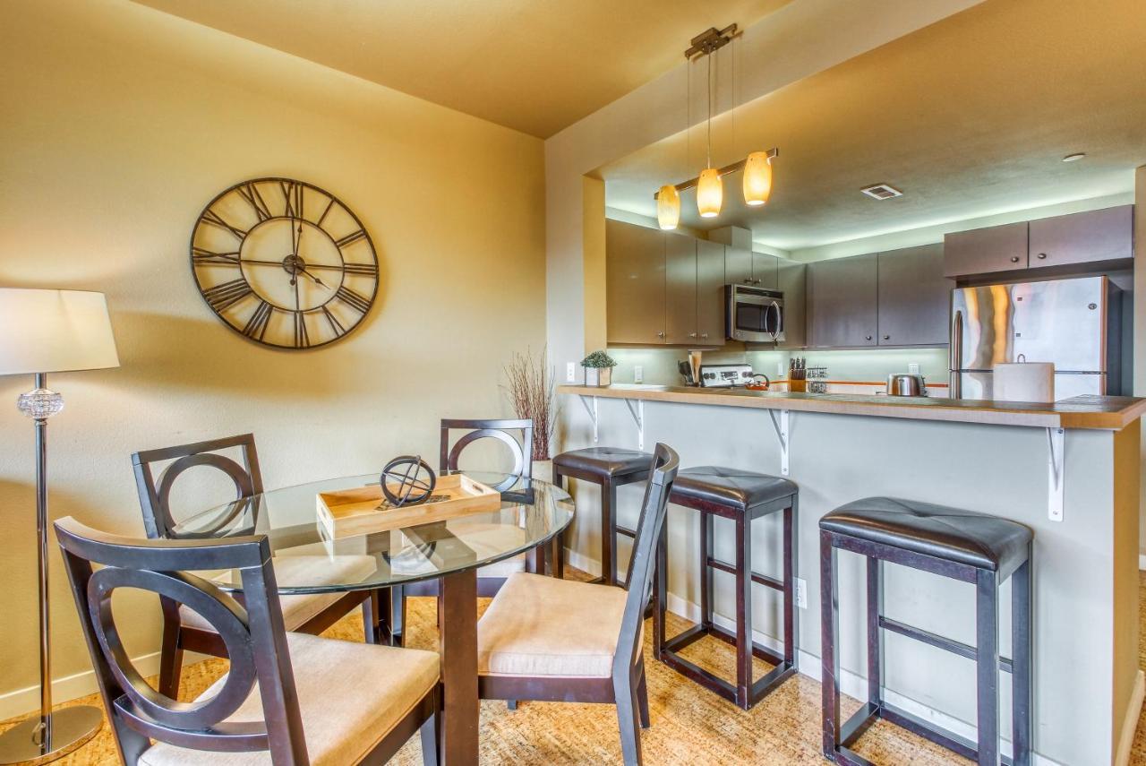 Chelan Resort Suites: Water Sunset Экстерьер фото